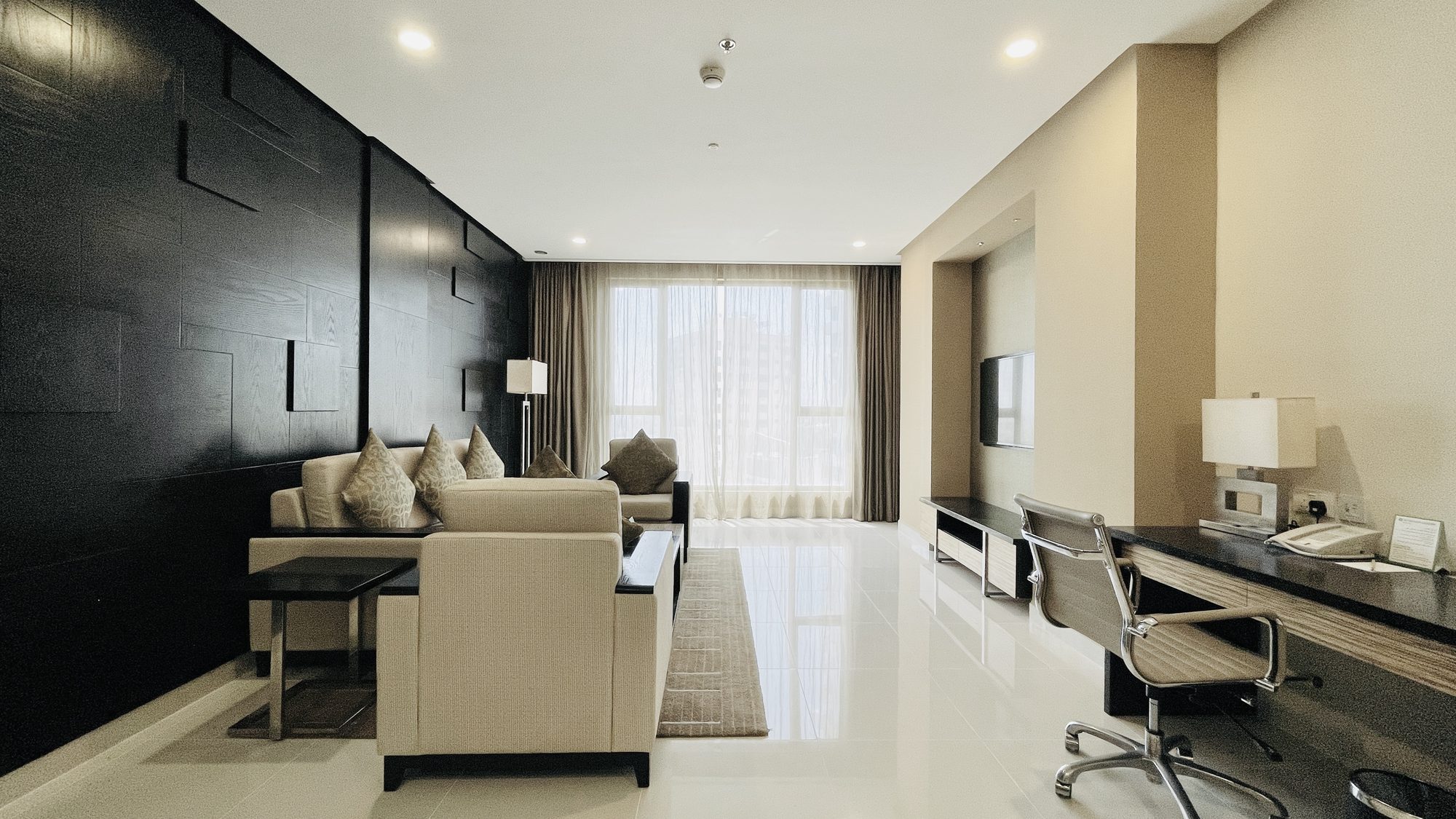 2 Bedroom Apartment with Pool and Gym