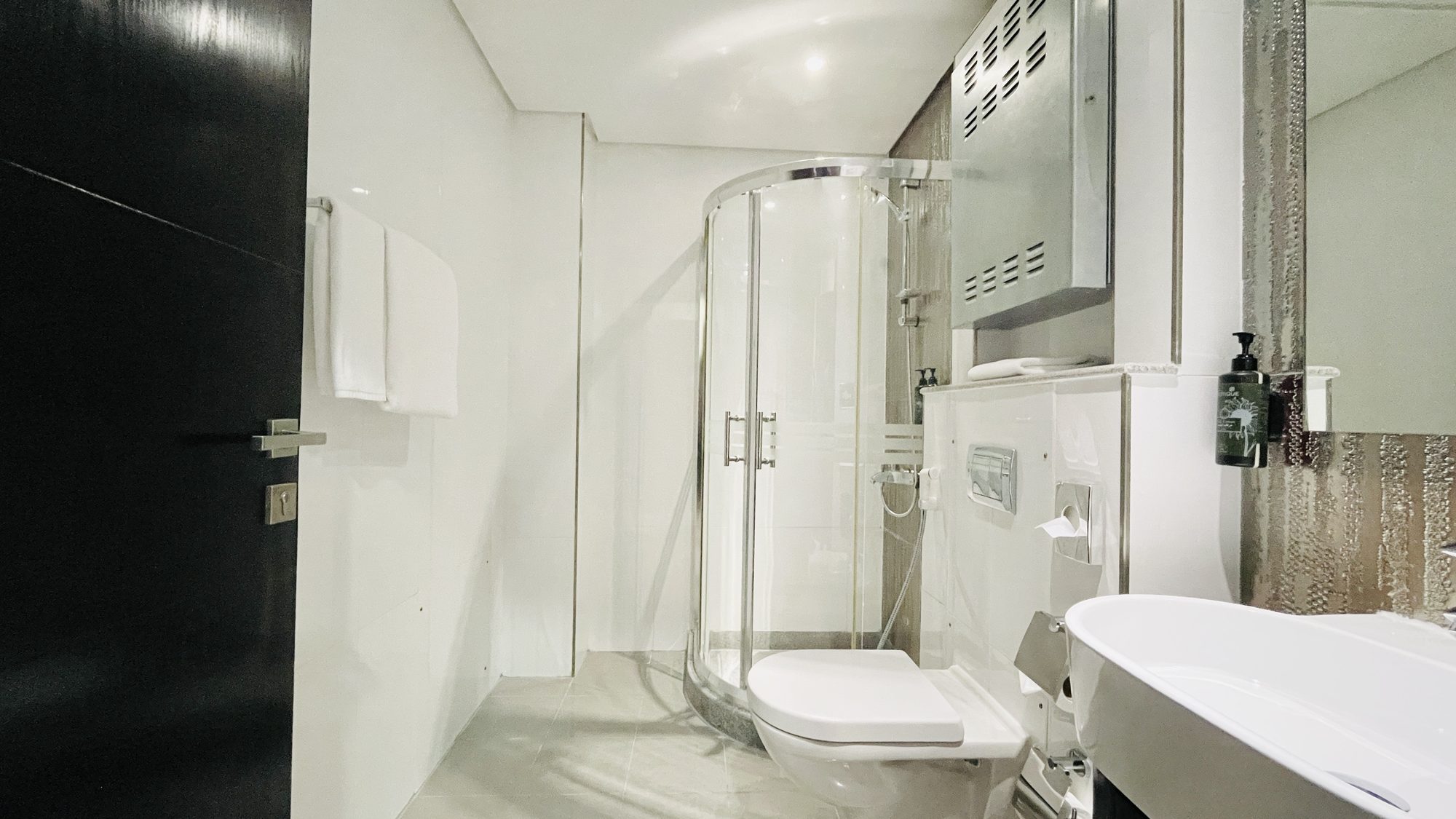 2 Bedroom Apartment with Pool and Gym