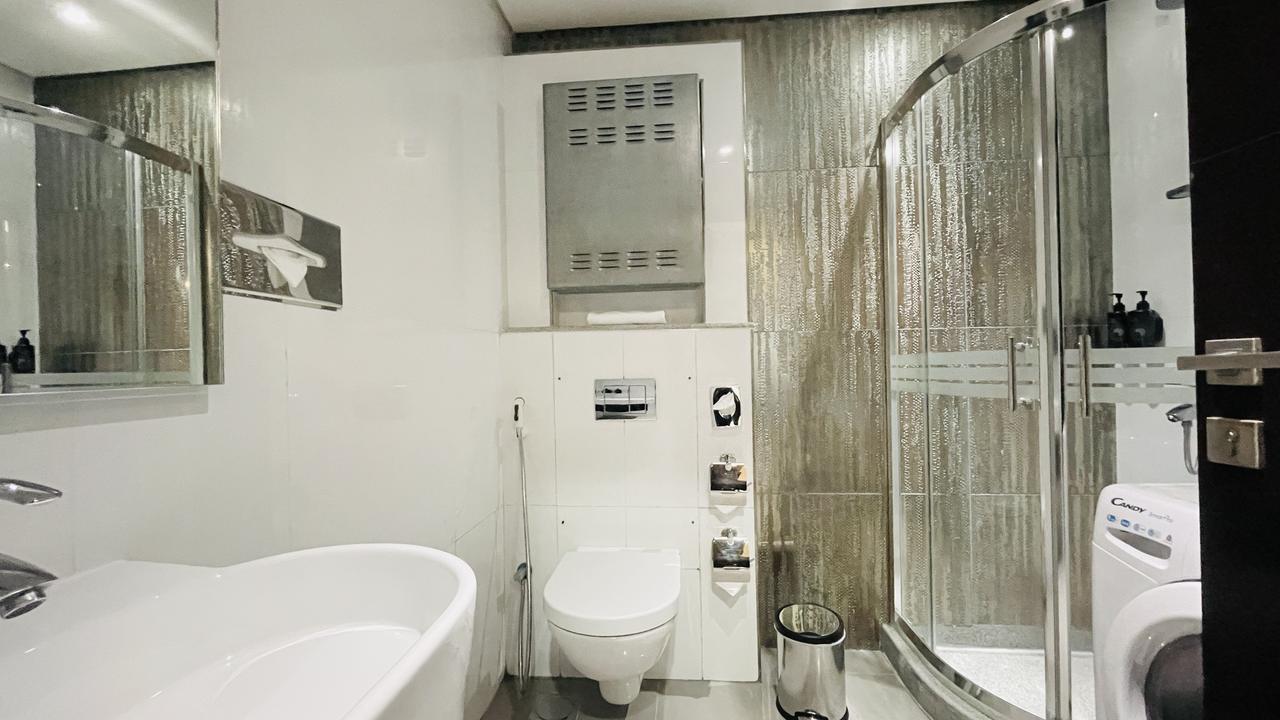 One Bedroom Apartment with Dual Bathrooms