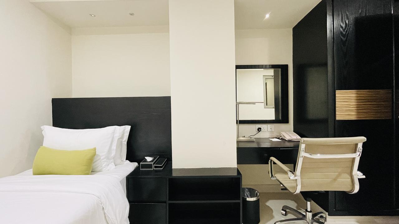 One Bedroom Apartment with Dual Bathrooms