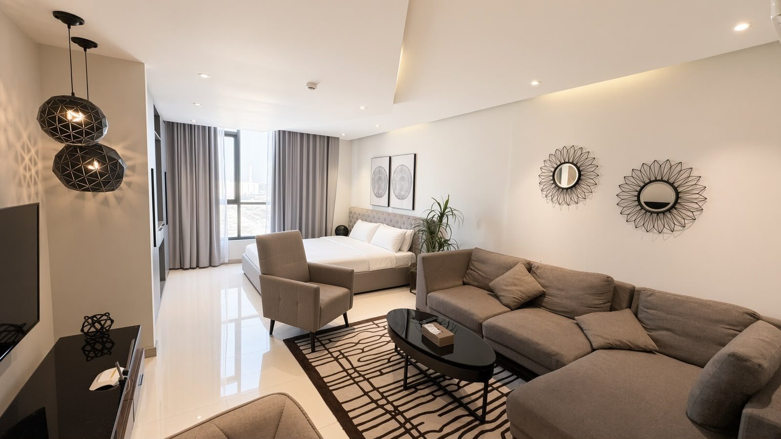One-Bedroom Apartment with Shared Pool and Gym