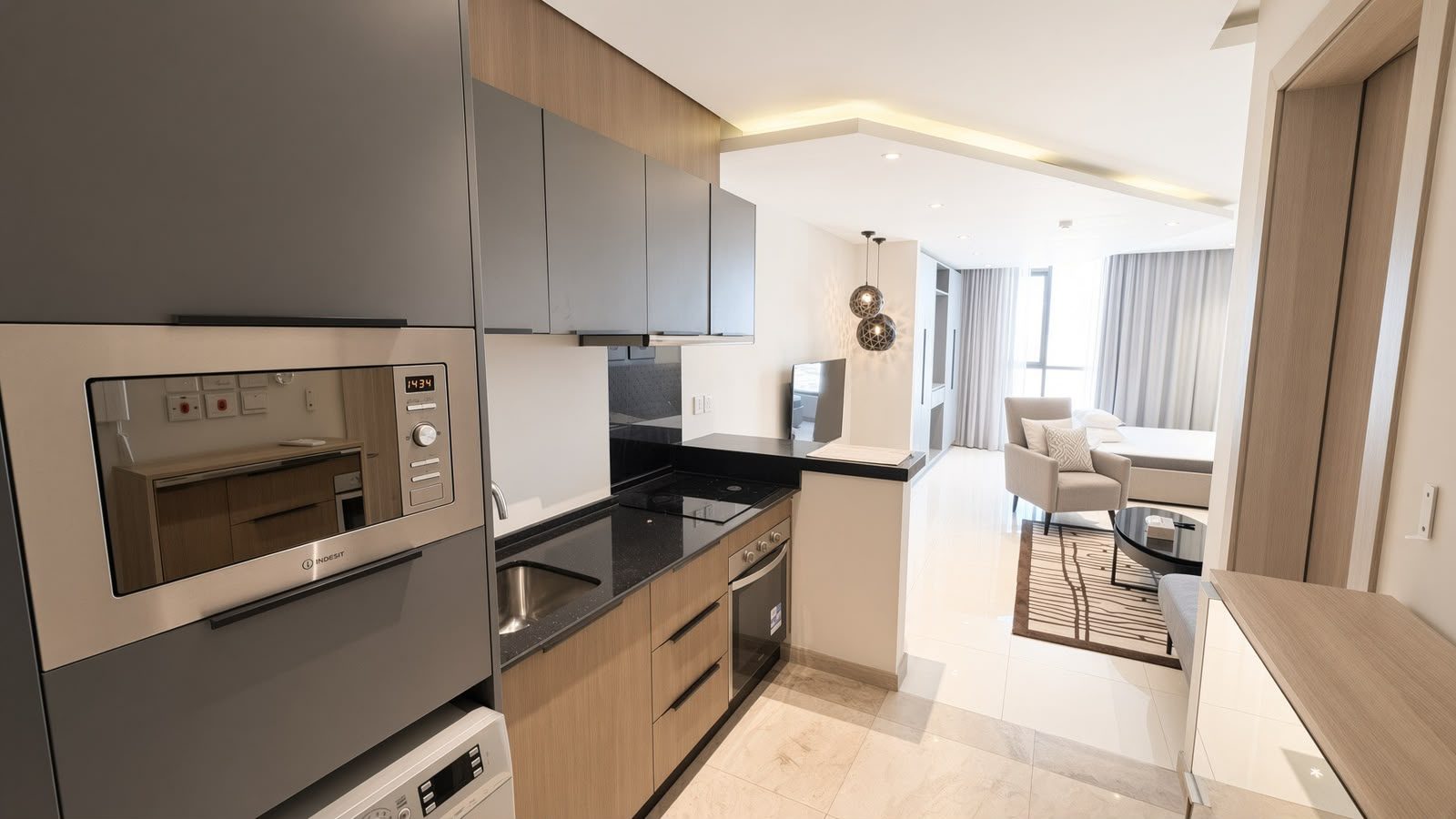 One-Bedroom Apartment with Shared Pool and Gym