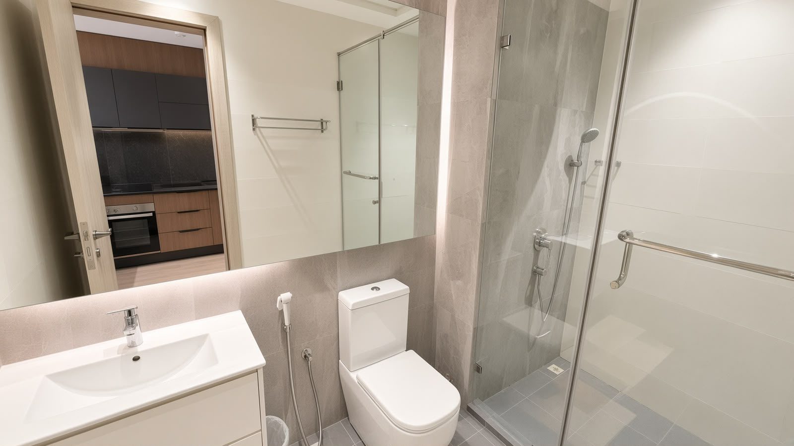 One-Bedroom Apartment with Shared Pool and Gym