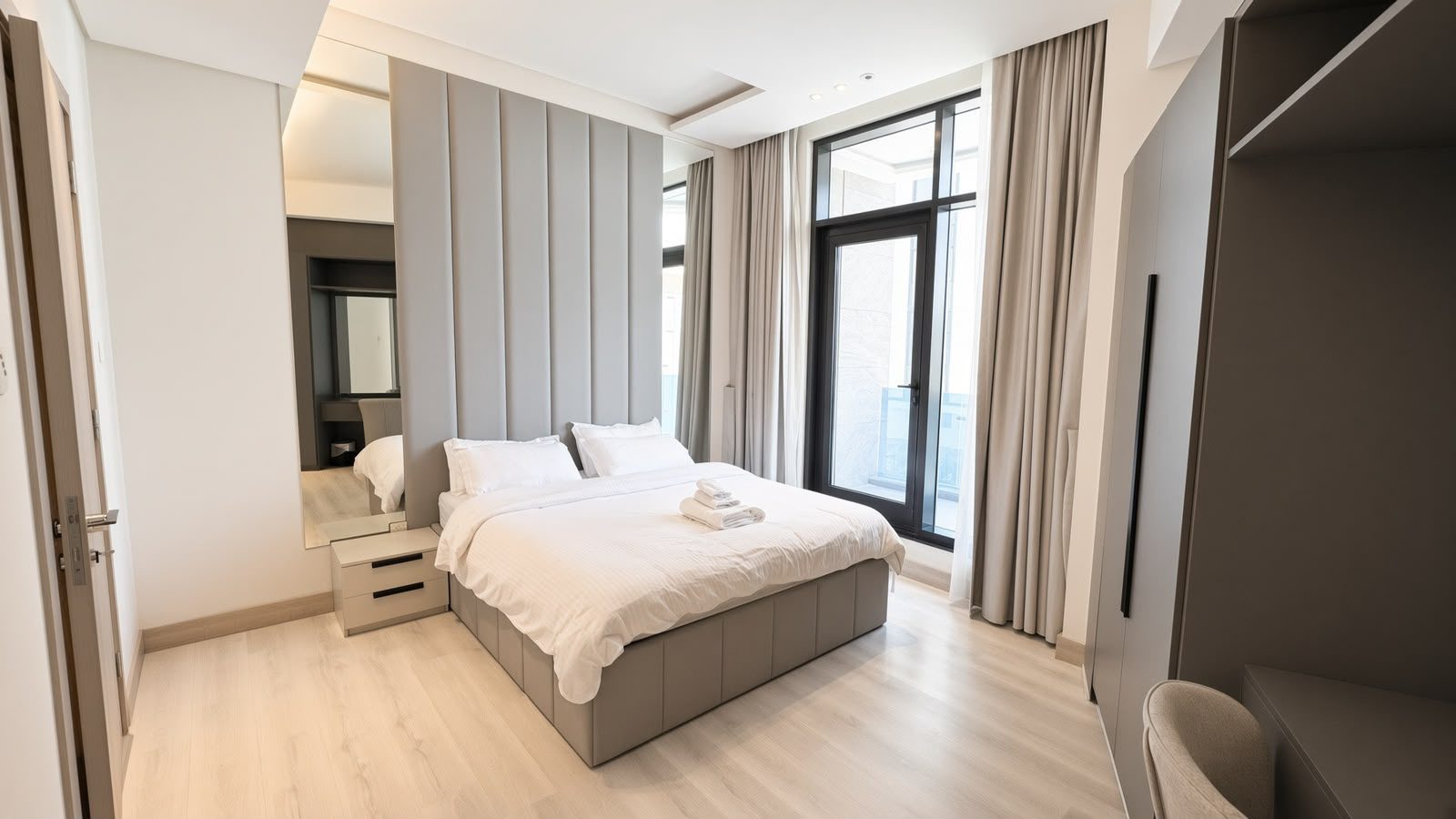 One-Bedroom Apartment with Fibre Optics and Balcony