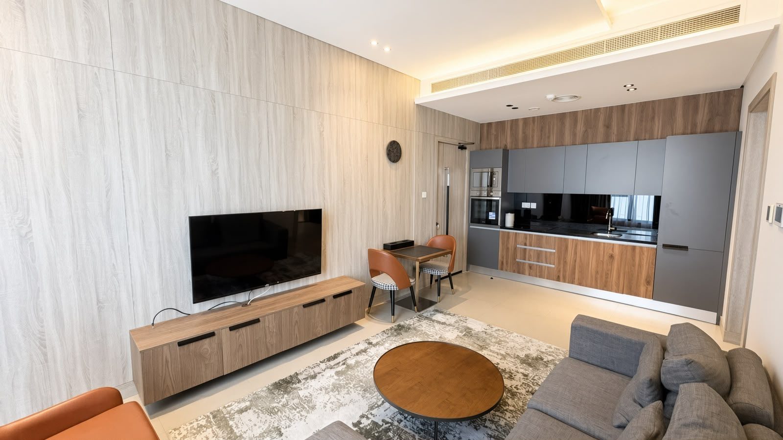 One-Bedroom Apartment with Fibre Optics and Balcony