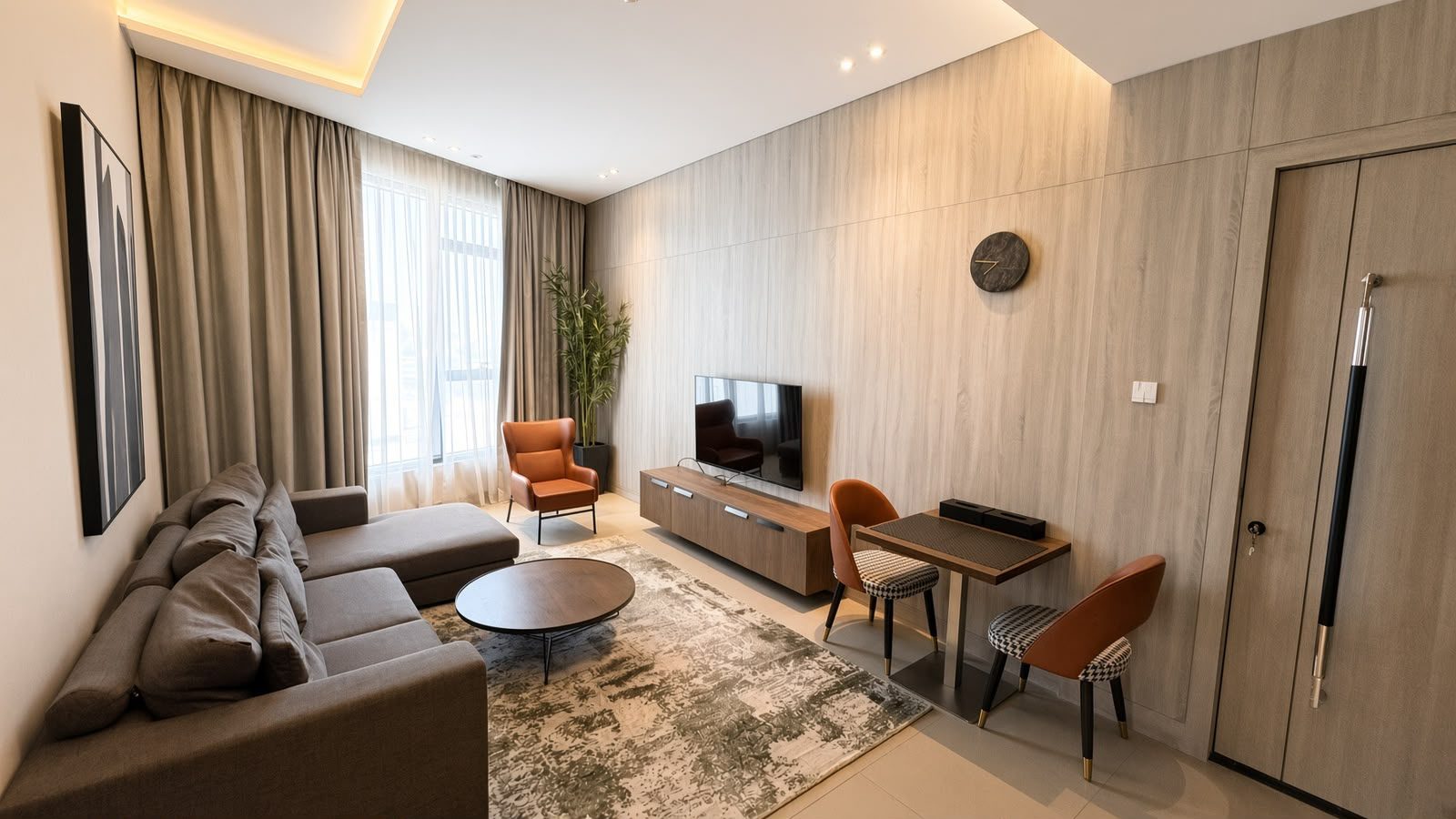 One-Bedroom Apartment with Fibre Optics and Balcony