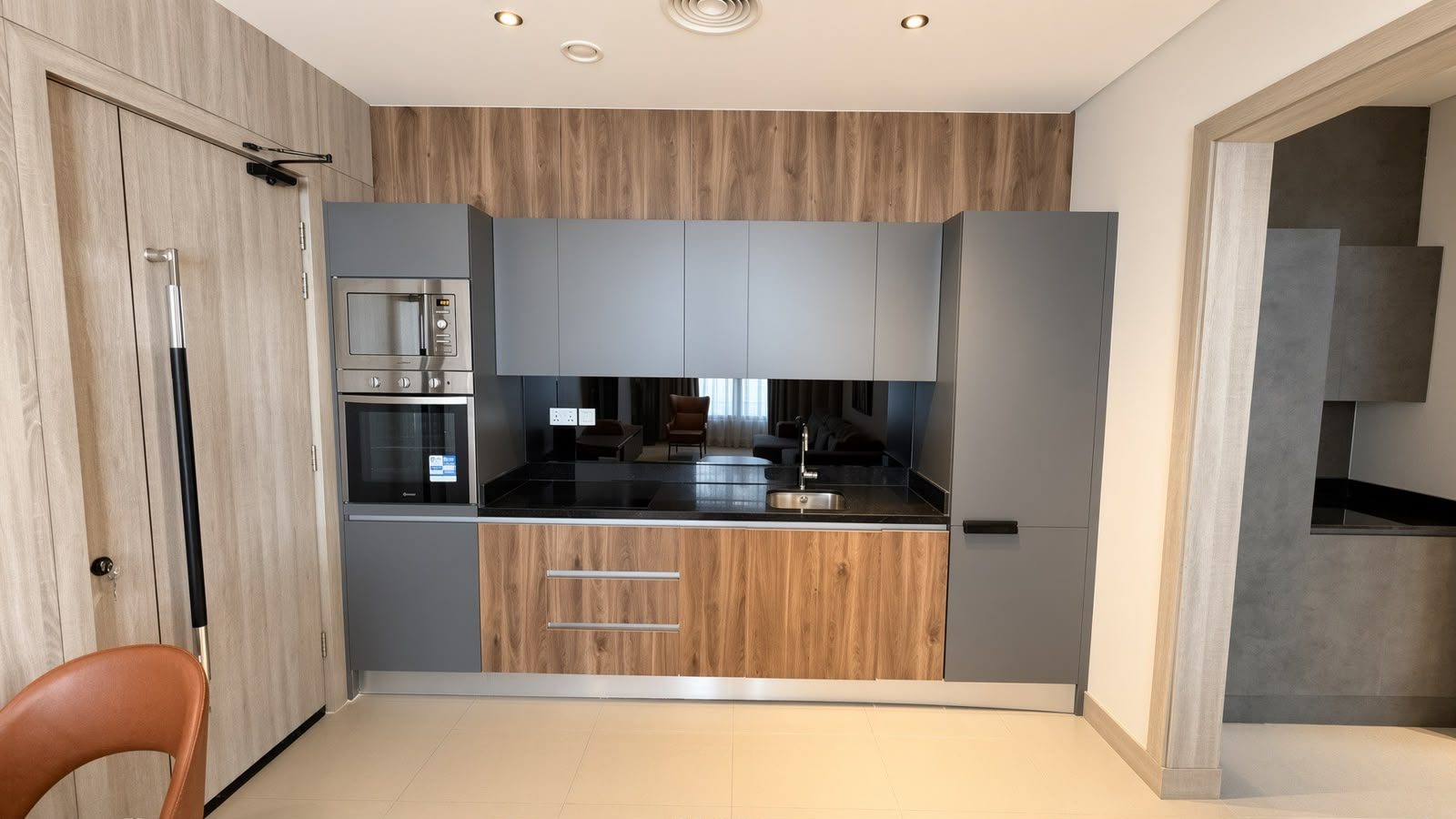 One-Bedroom Apartment with Fibre Optics and Balcony