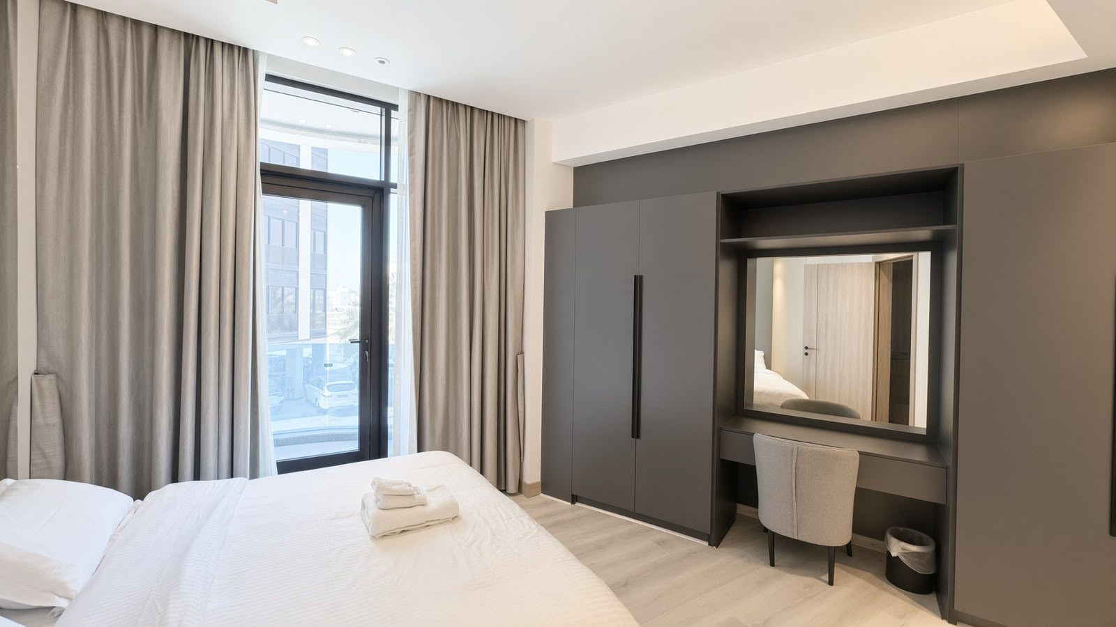One-Bedroom Apartment with Fibre Optics and Balcony