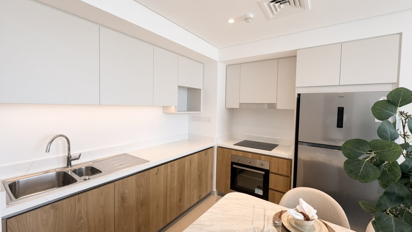 Two-Bedroom Apartment with Balcony and Pool
