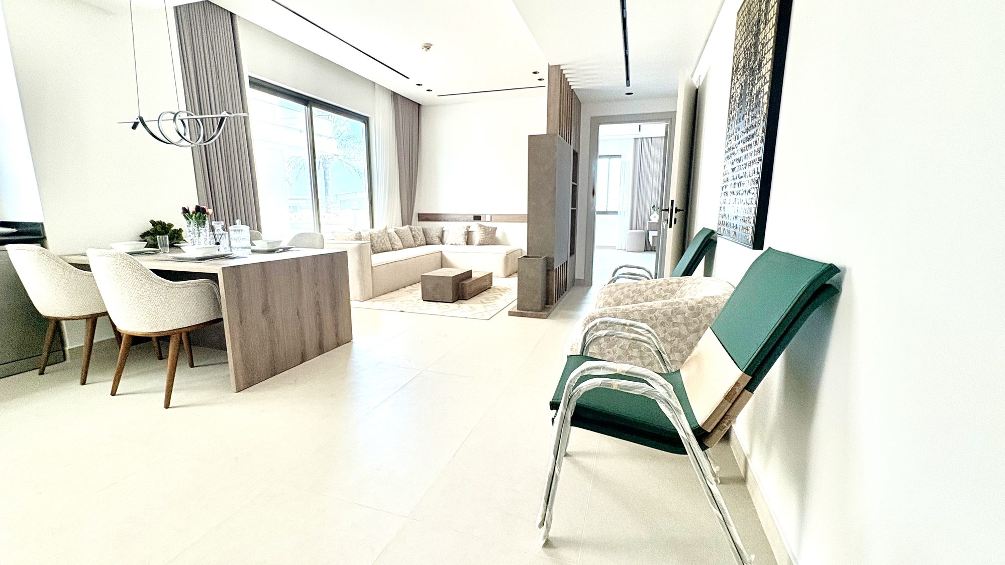 One-Bedroom Apartment with Two Bathrooms