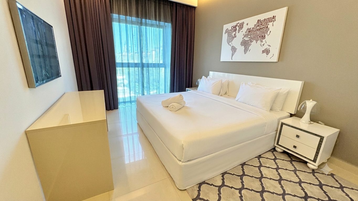 2-Bedroom Apartment with 3 Bathrooms and Parking