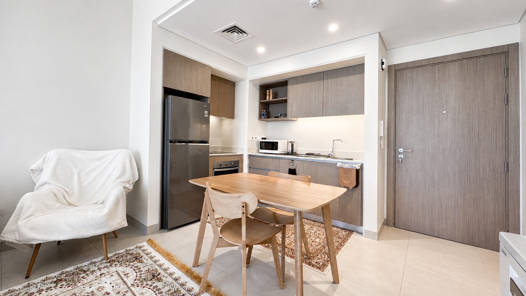 One Bedroom Apartment, Fully Furnished and Ready