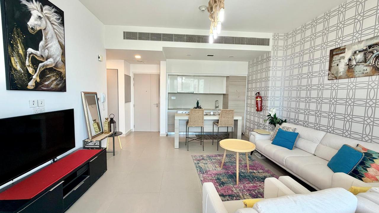 One-Bedroom Apartment with Shared Pool and Gym