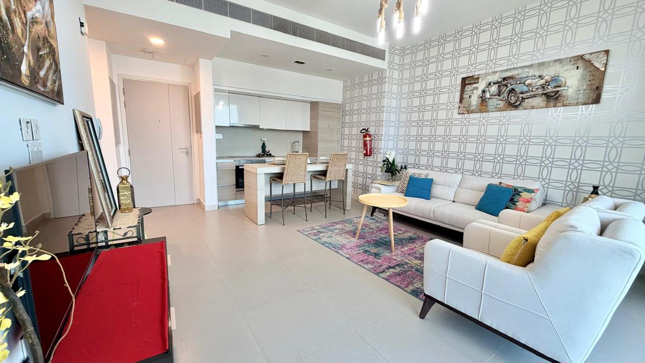 One-Bedroom Apartment with Shared Pool and Gym