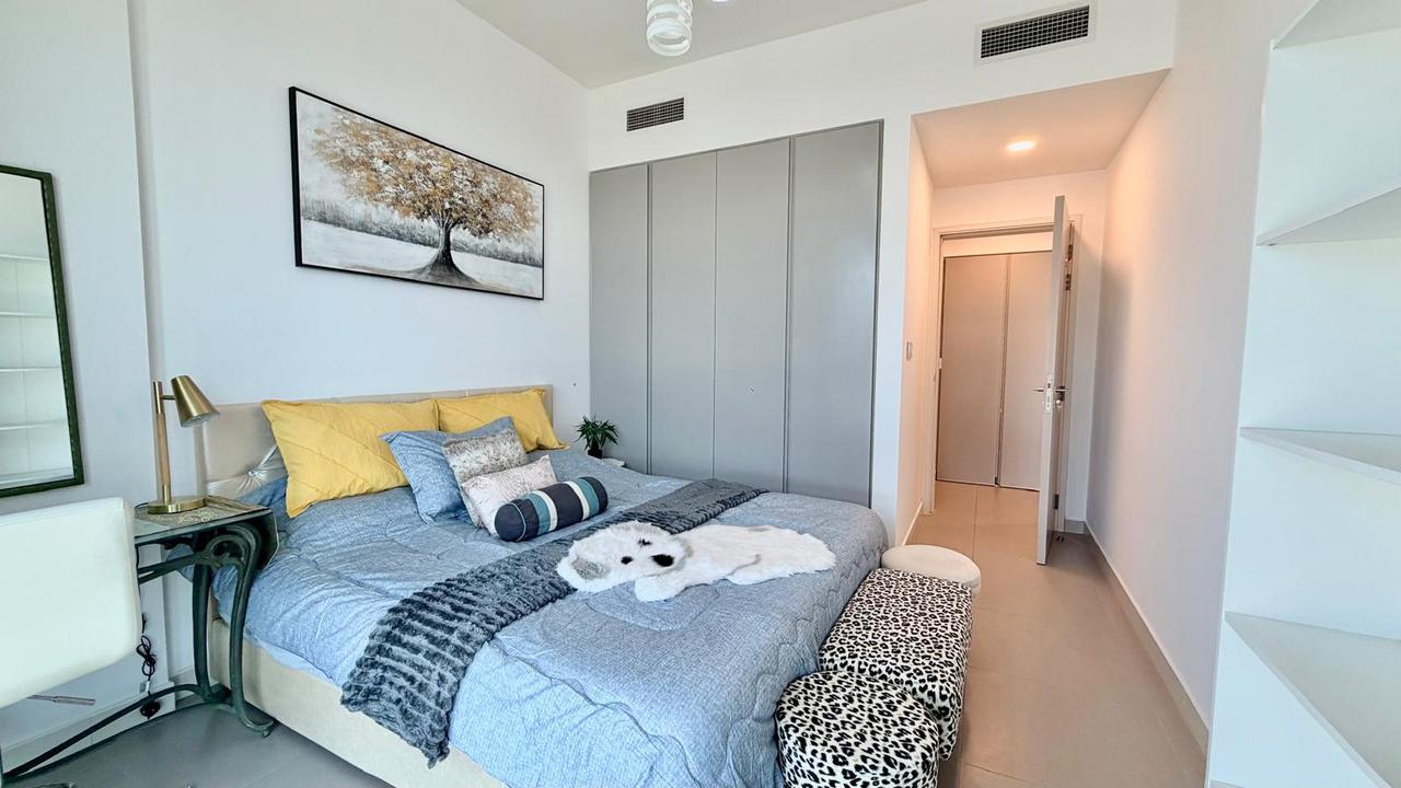 One-Bedroom Apartment with Shared Pool and Gym