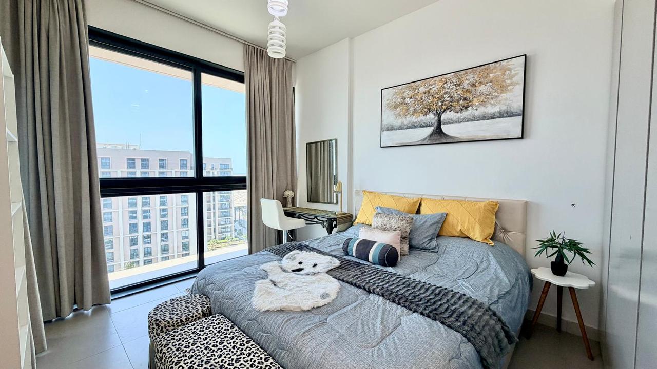 One-Bedroom Apartment with Shared Pool and Gym