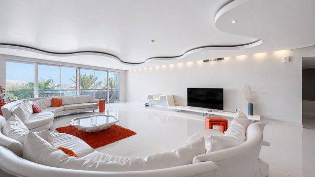 4-Bedroom Apartment with Water Views and Pool