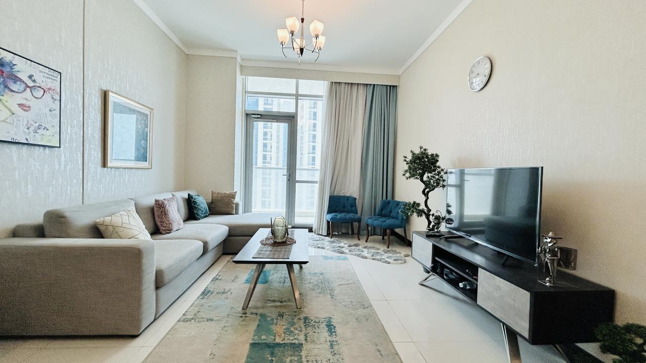 One-Bedroom Apartment with Two Bathrooms
