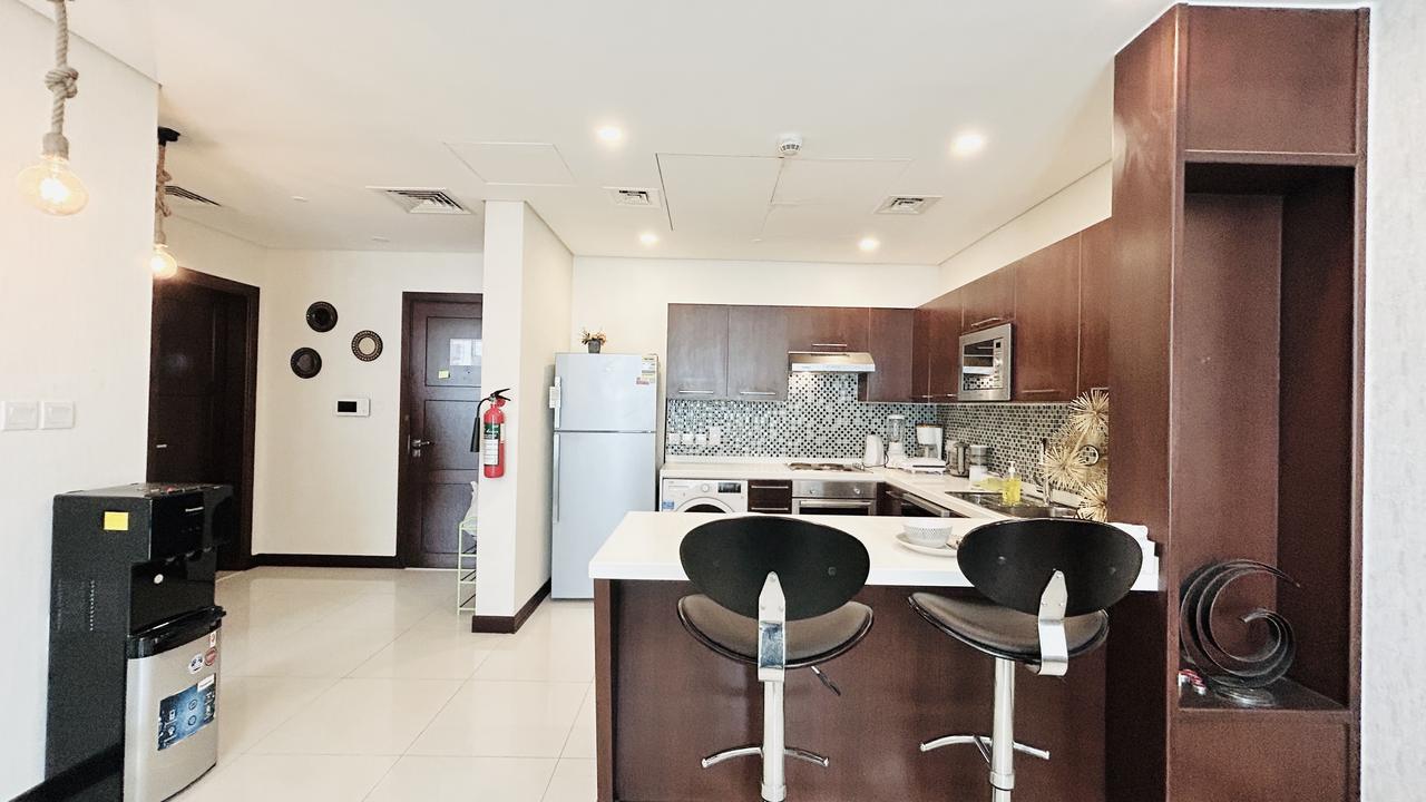 One-Bedroom Apartment with Two Bathrooms