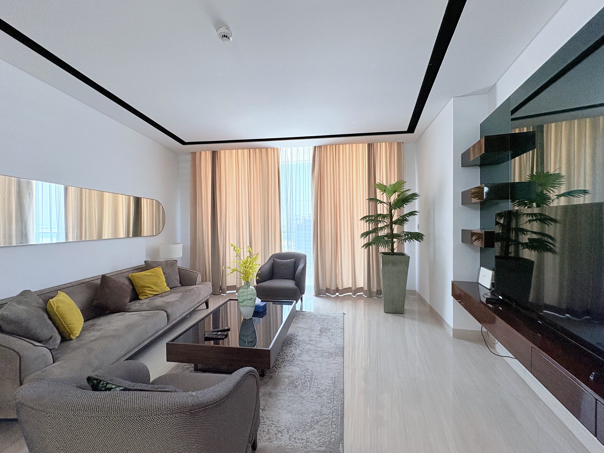 One-Bedroom Apartment with Water Views and Parking