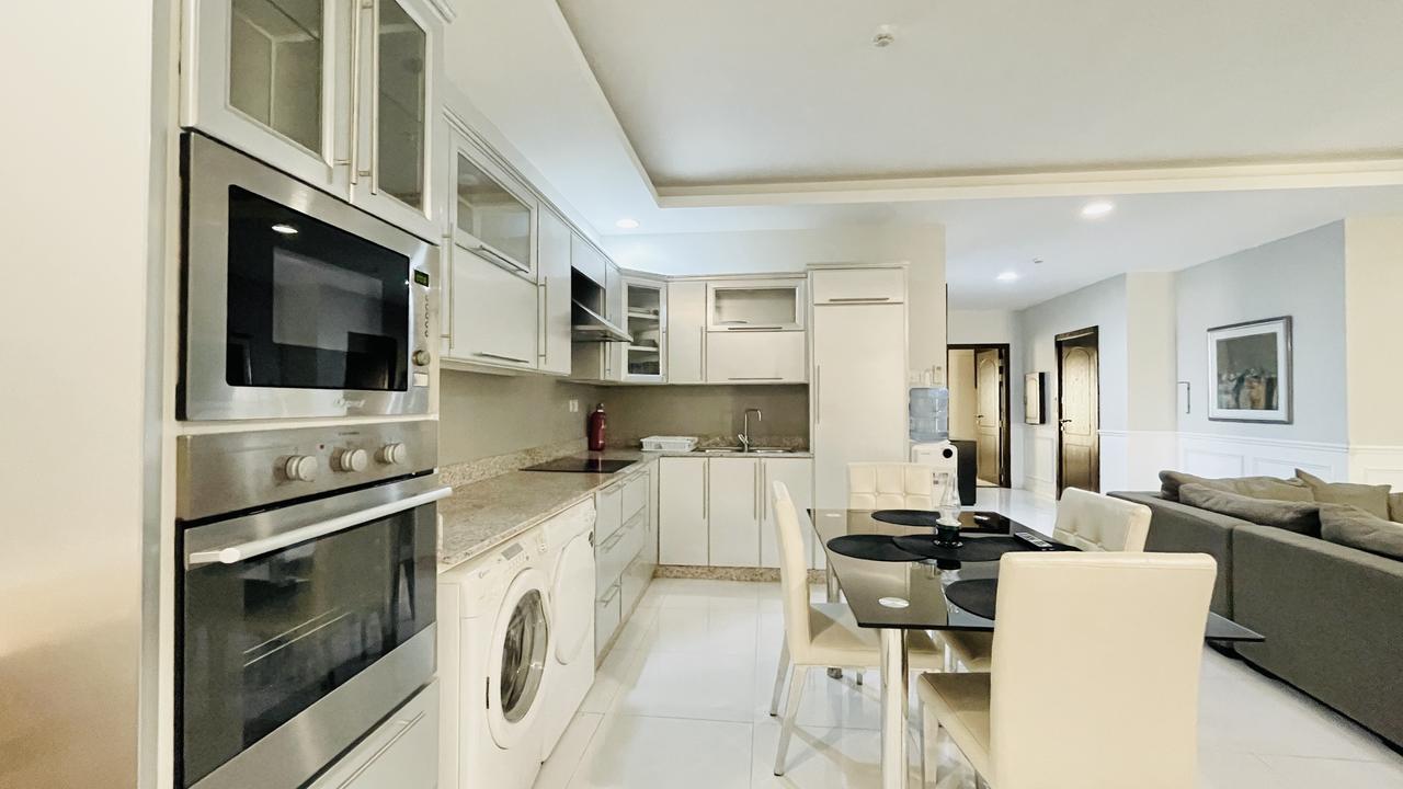 Two-Bedroom Apartment with Shared Pool and Gym