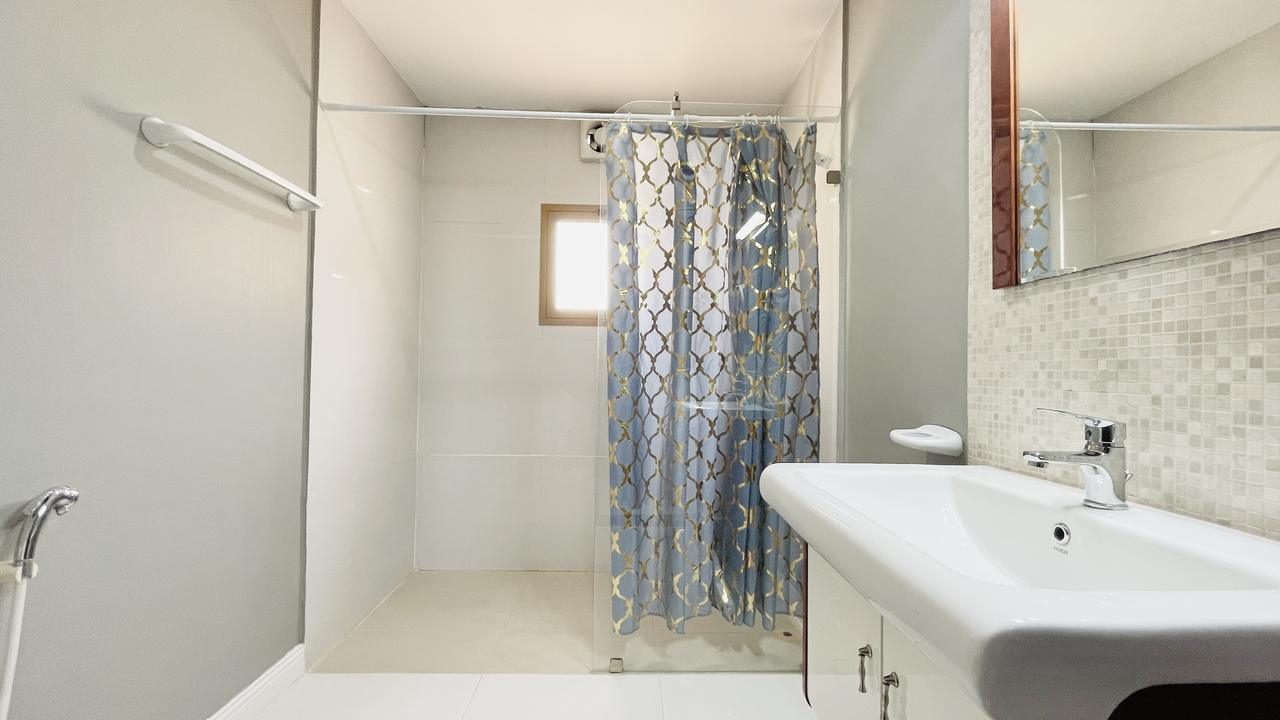 Two-Bedroom Apartment with Shared Pool and Gym