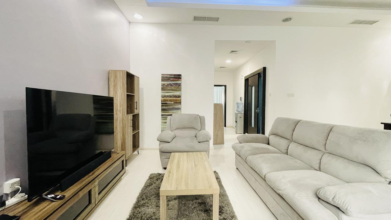 One-Bedroom Apartment with Pool and Gym Access