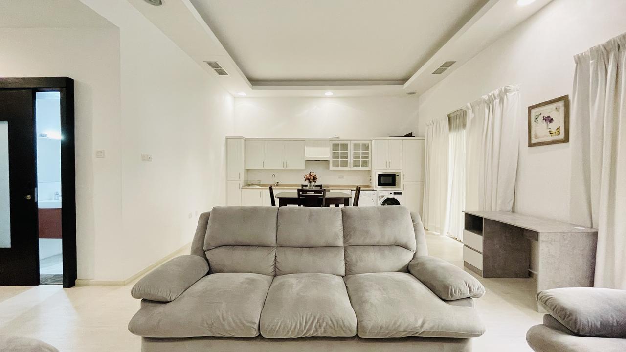 One-Bedroom Apartment with Pool and Gym Access