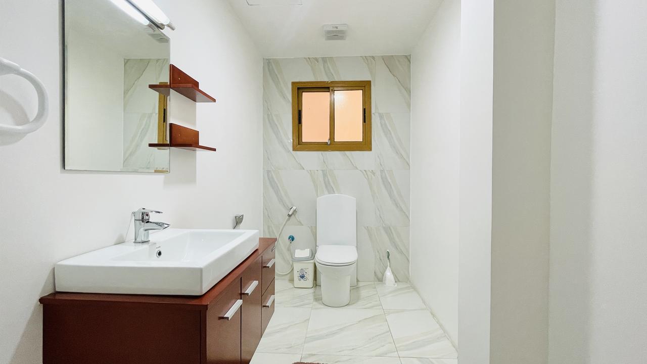 One-Bedroom Apartment with Pool and Gym Access