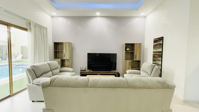 One-Bedroom Apartment with Pool and Gym Access