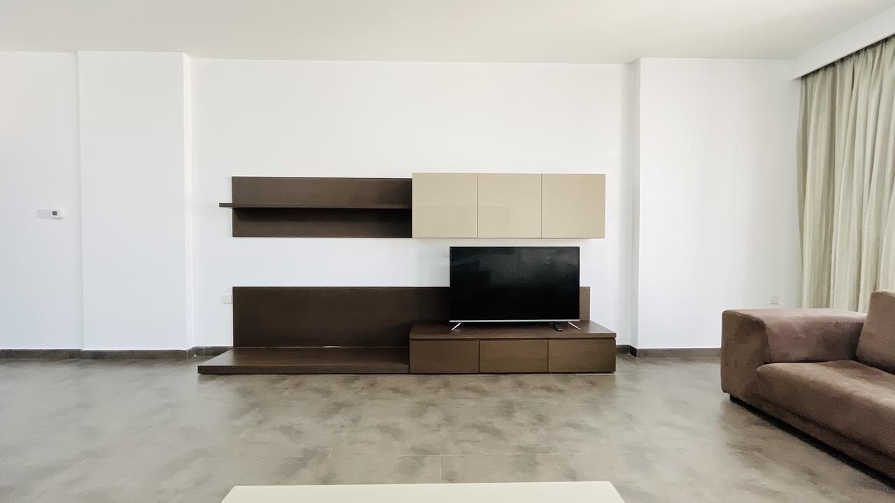 Two-Bedroom Apartment with Three Bathrooms