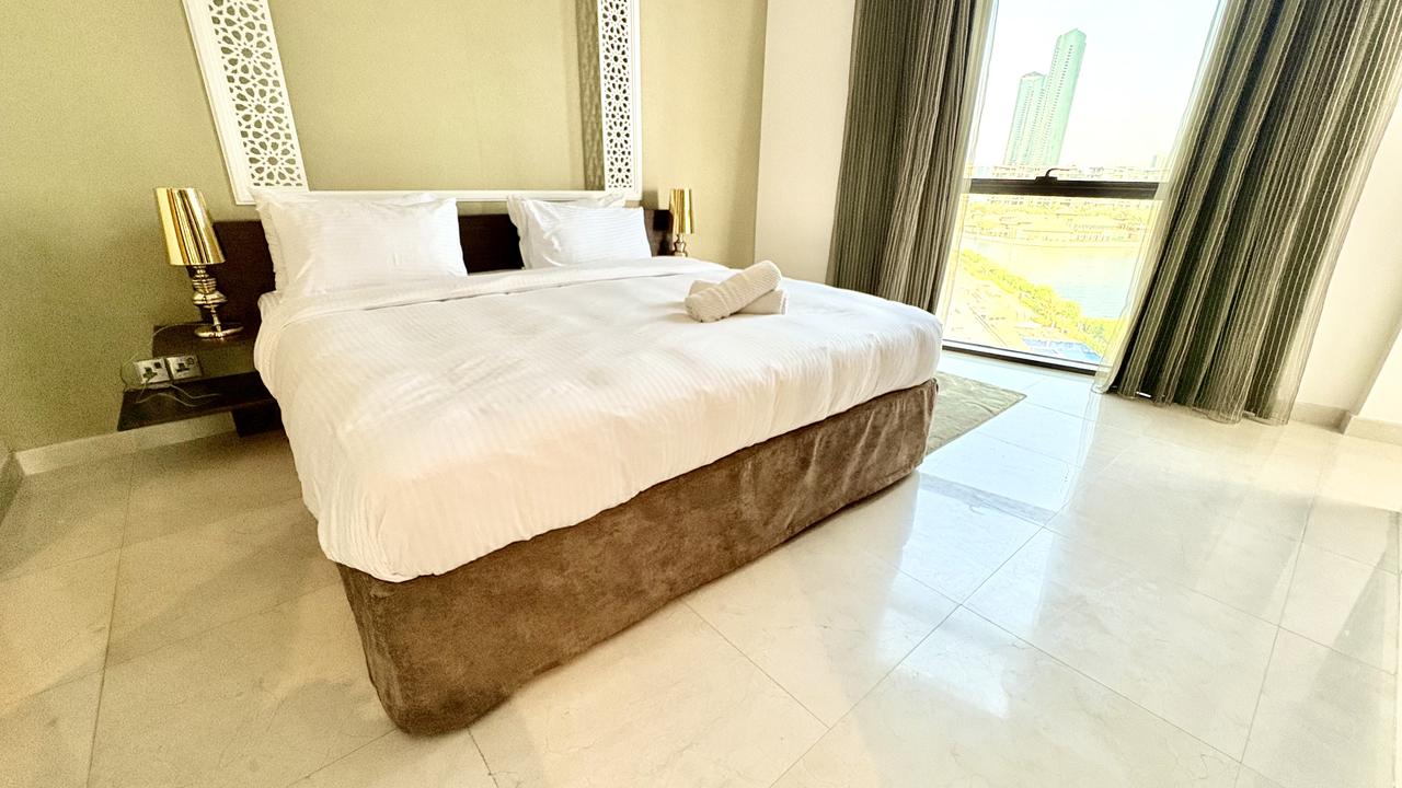 2-Bedroom Apartment with Water Views