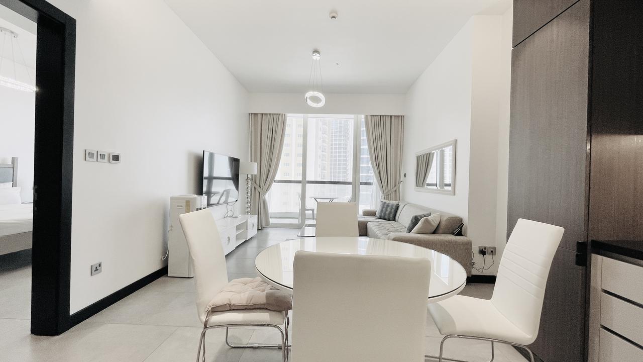 One-Bedroom Apartment with Two Bathrooms