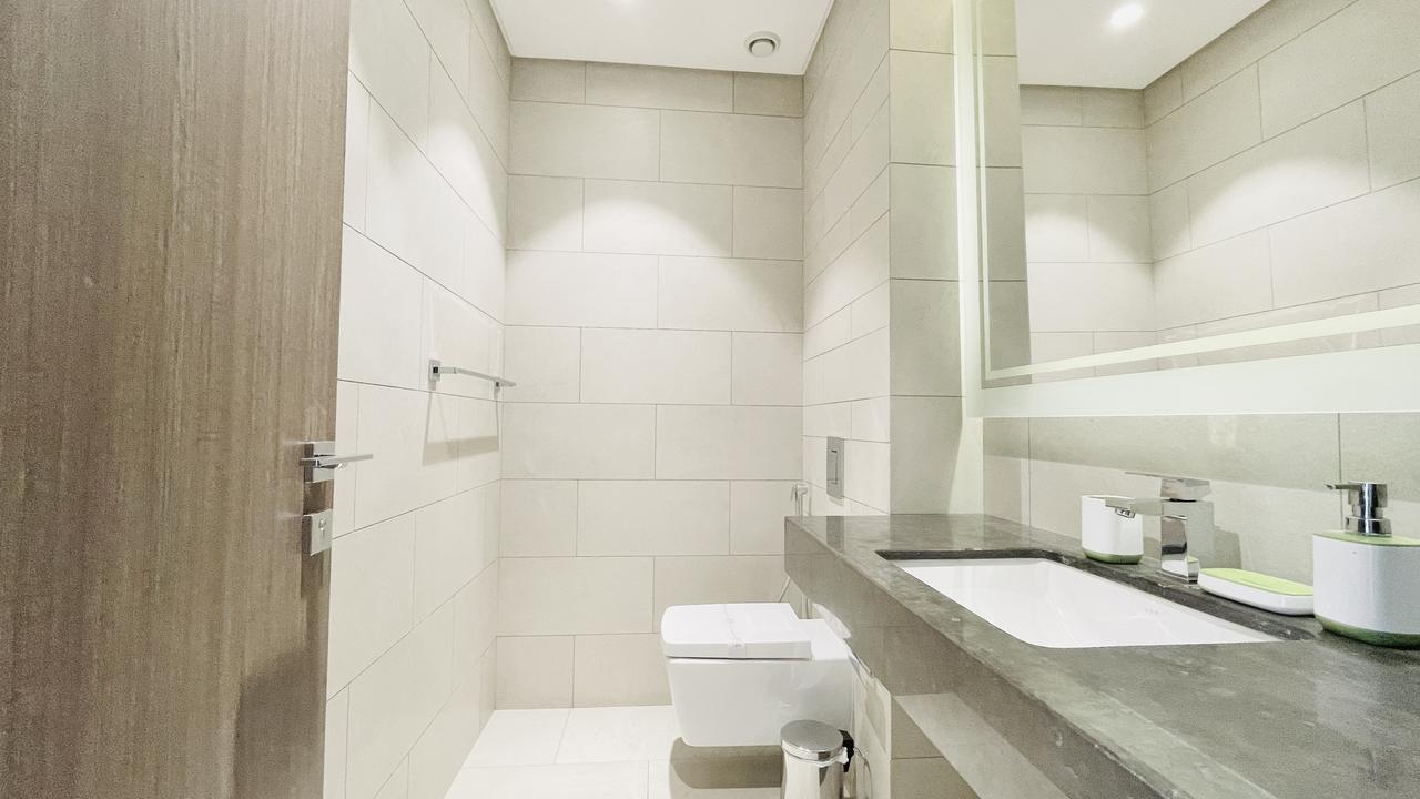 One-Bedroom Apartment with Two Bathrooms