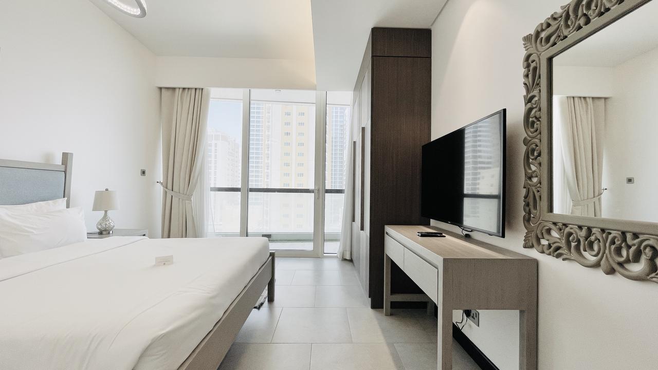 One-Bedroom Apartment with Two Bathrooms