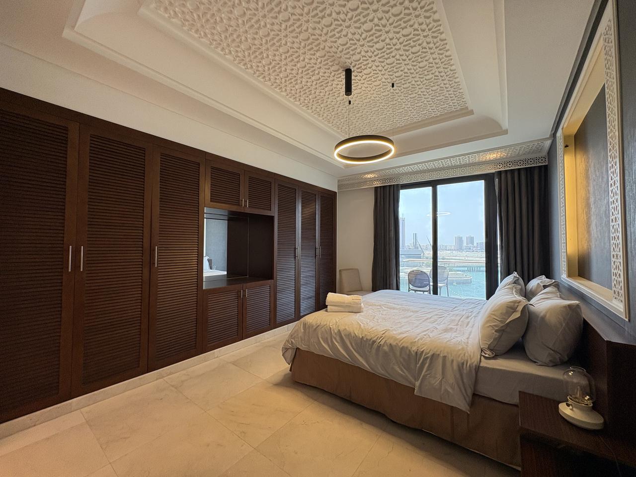 1-Bedroom Apartment with Water Views and Two Bathrooms