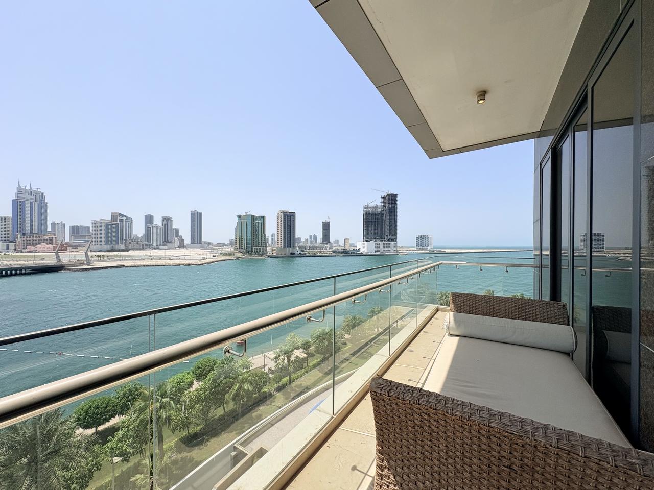 1-Bedroom Apartment with Water Views and Two Bathrooms
