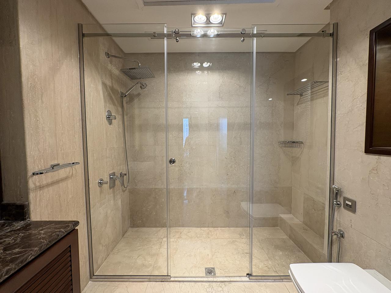 1-Bedroom Apartment with Water Views and Two Bathrooms