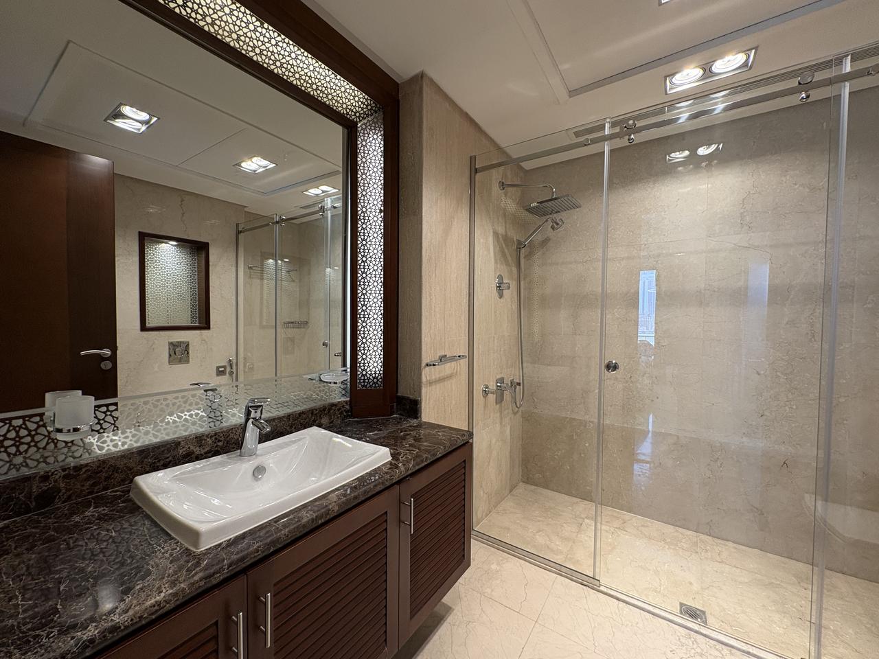 1-Bedroom Apartment with Water Views and Two Bathrooms