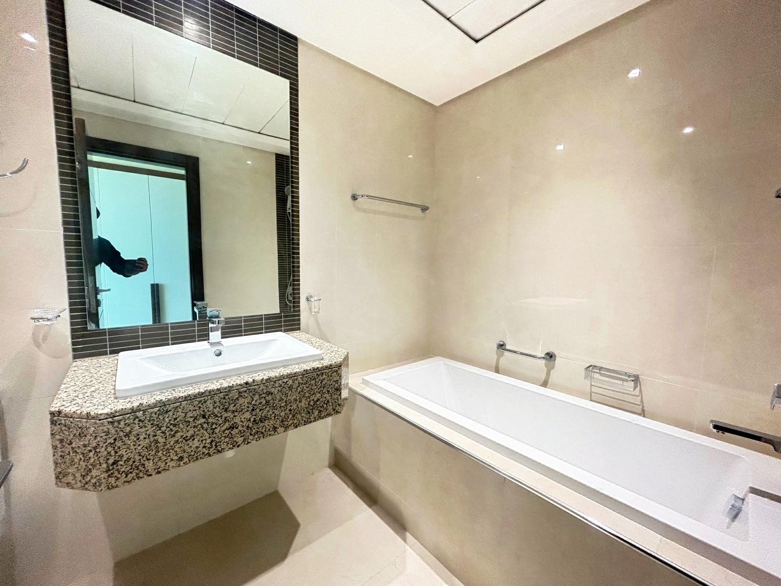 Two-Bedroom Flat with Three Bathrooms in Manama