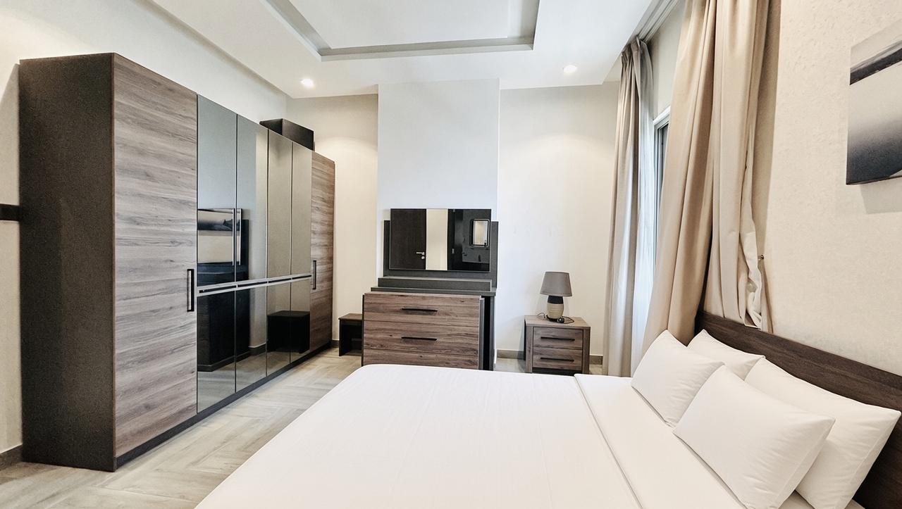 Two-Bedroom Apartment with Shared Pool and Gym