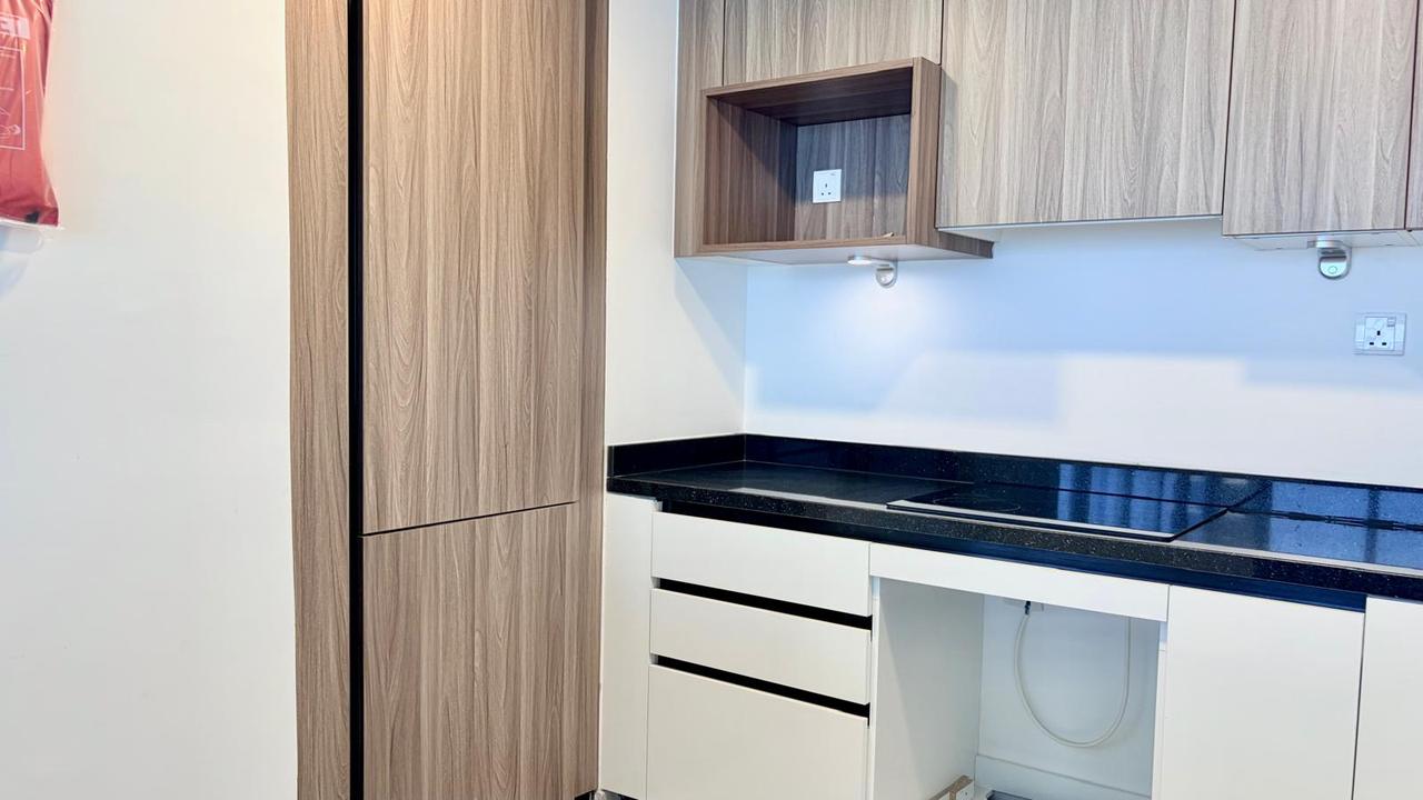 Three Bedroom Duplex with Jacuzzi and Pool