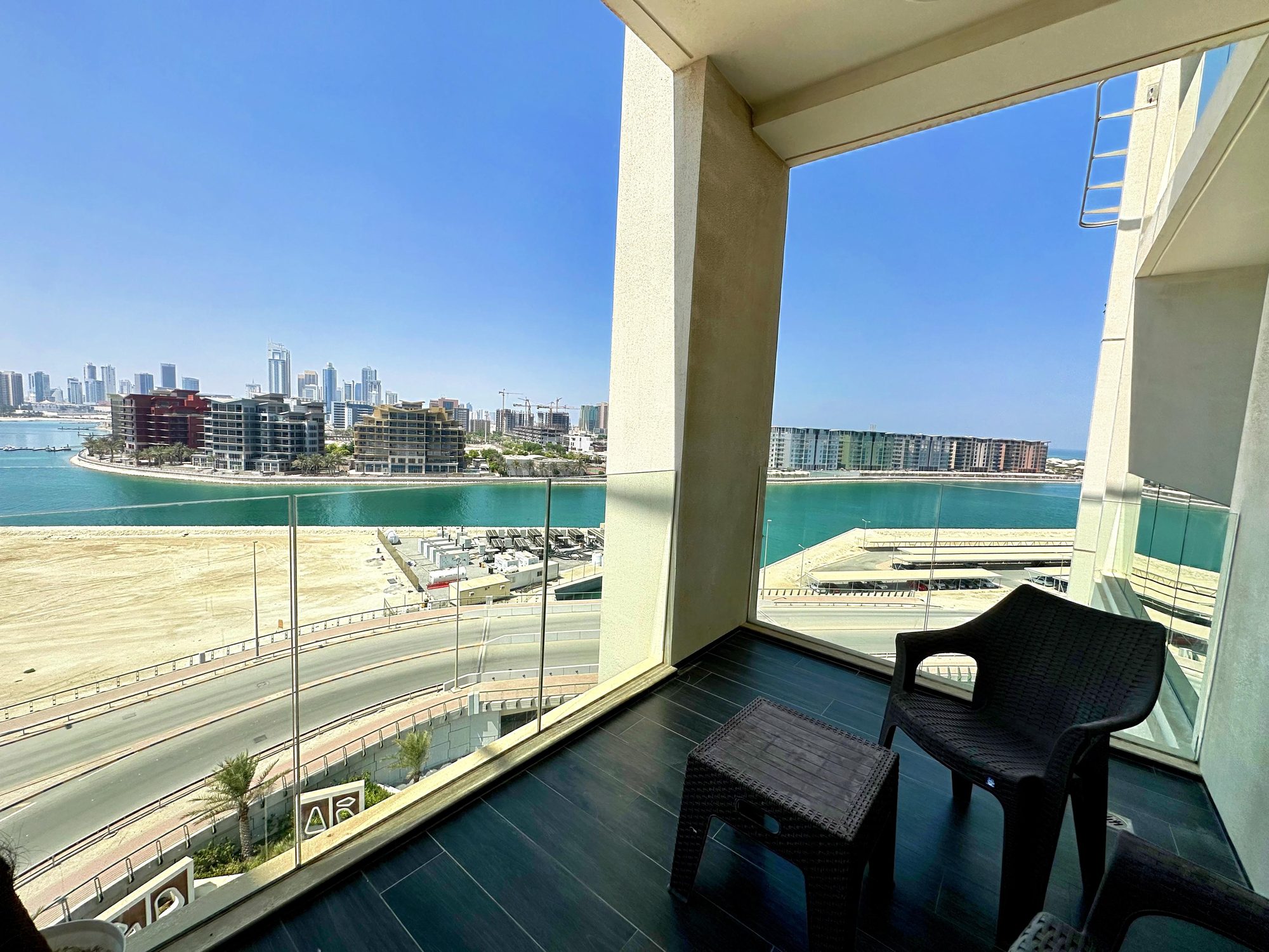 Two Bedroom Flat with Private Pool and Garden