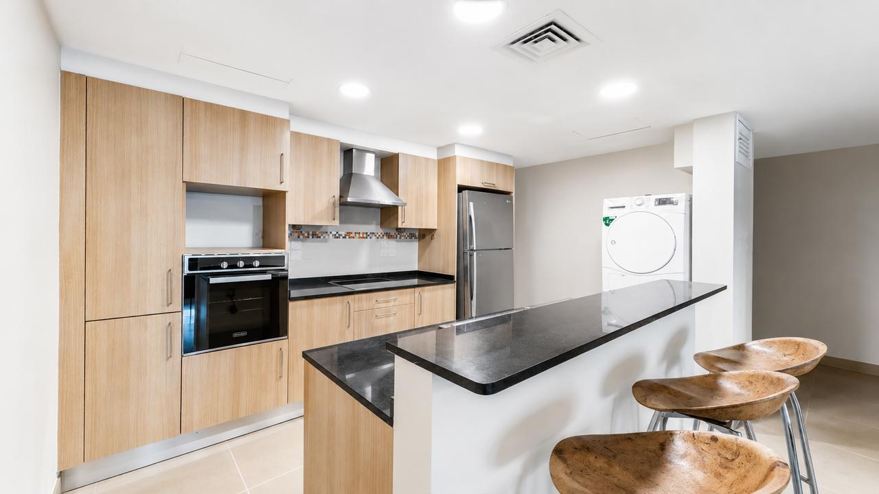 Two-Bedroom Ground Floor Apartment with Garden