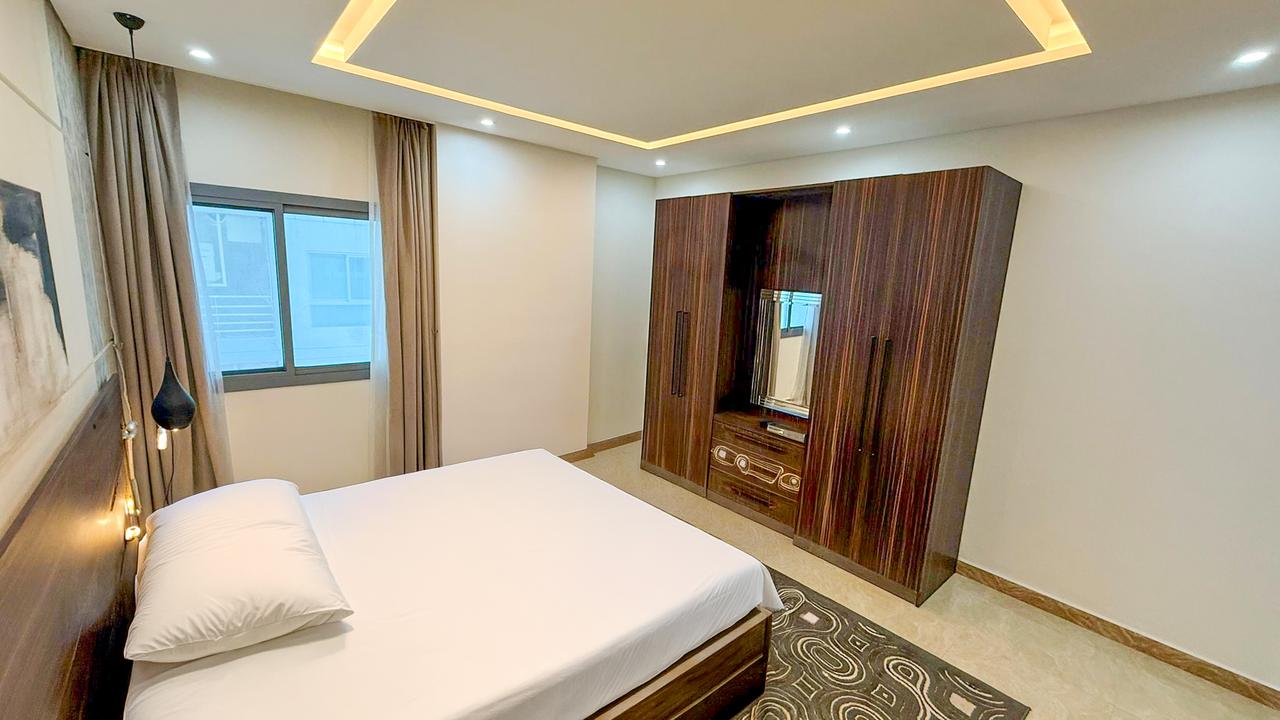 1 Bedroom Flat with Pool and Gym Access