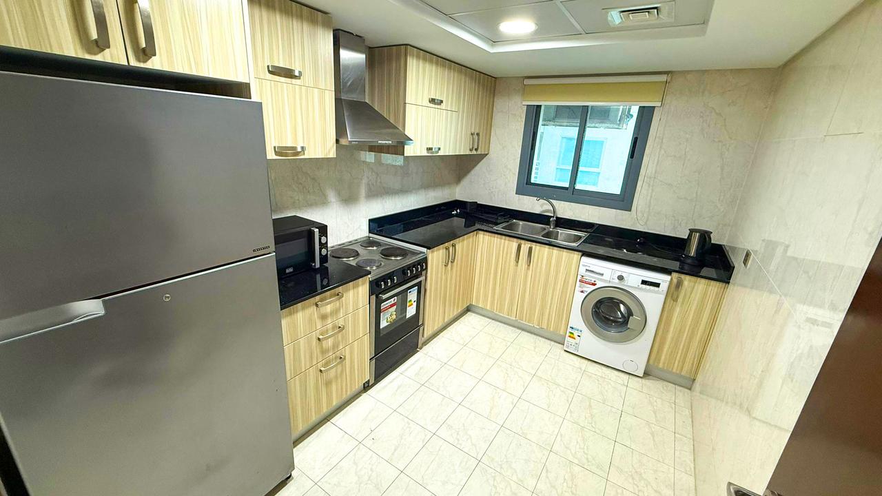 1 Bedroom Flat with Pool and Gym Access