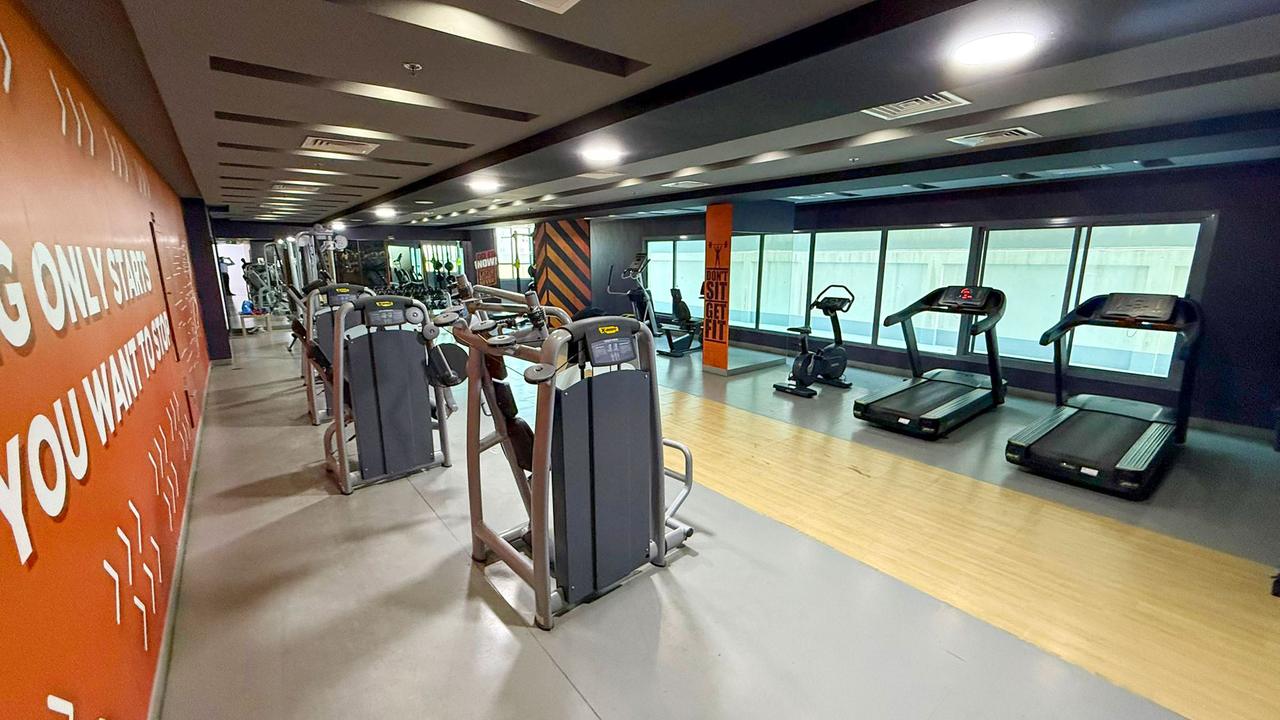 1 Bedroom Flat with Pool and Gym Access