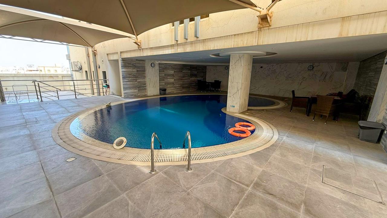 1 Bedroom Flat with Pool and Gym Access