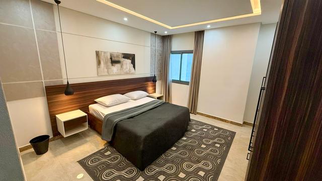 1 Bedroom Flat with Pool and Gym Access