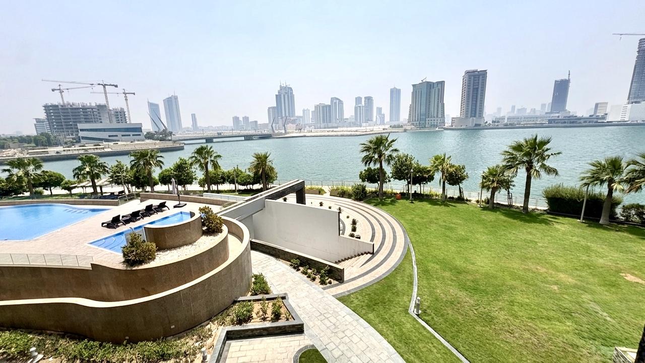 One-Bedroom Apartment with Water Views